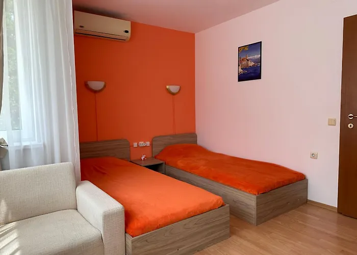 The Sunny Spot Sluneční pobřeží